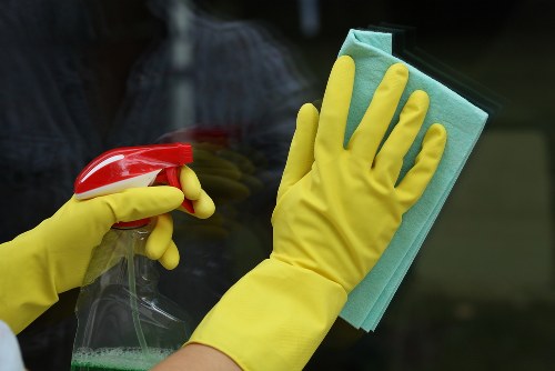 Professional end of tenancy cleaning for a W1J apartment interior