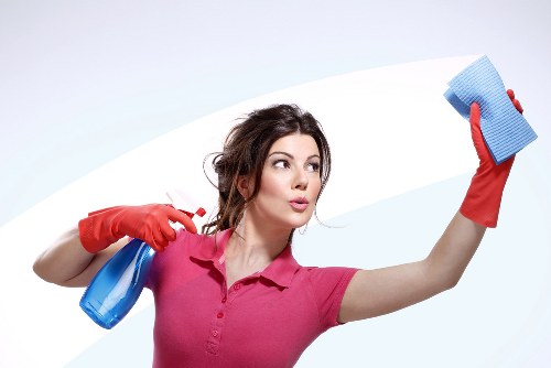 Steam extraction cleaning process for a carpeted room in W1J